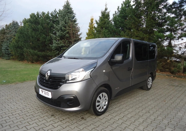 Renault Trafic cena 65900 przebieg: 207000, rok produkcji 2015 z Władysławowo małe 137